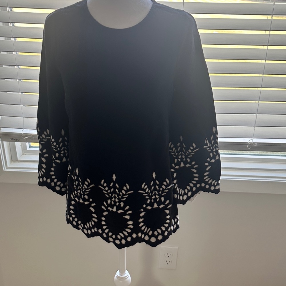 Alfani Elegant Black and White Women's sweater size S